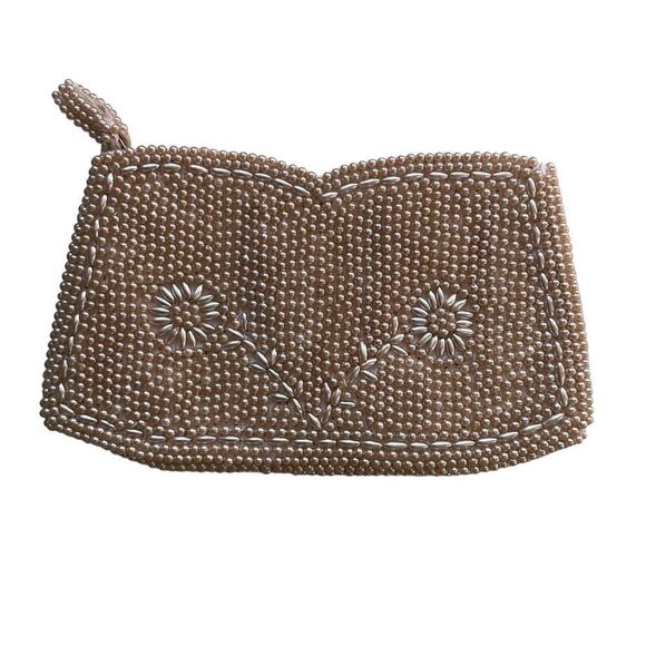 Handbags - VINTAGE Beaded Finger Clutch Zippered Top Flower Design Champagne Color